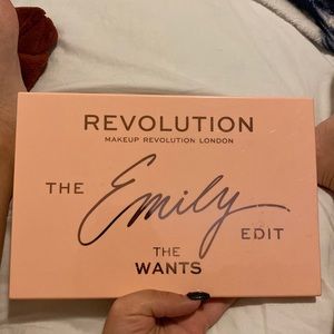 Revolution eyeshadow palette
